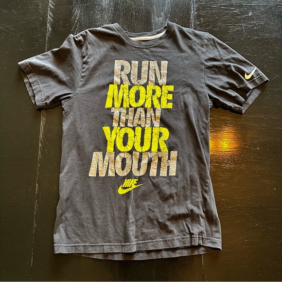 Nike Small Black Running Shirt Neon Gym Workout - Picture 1 of 6